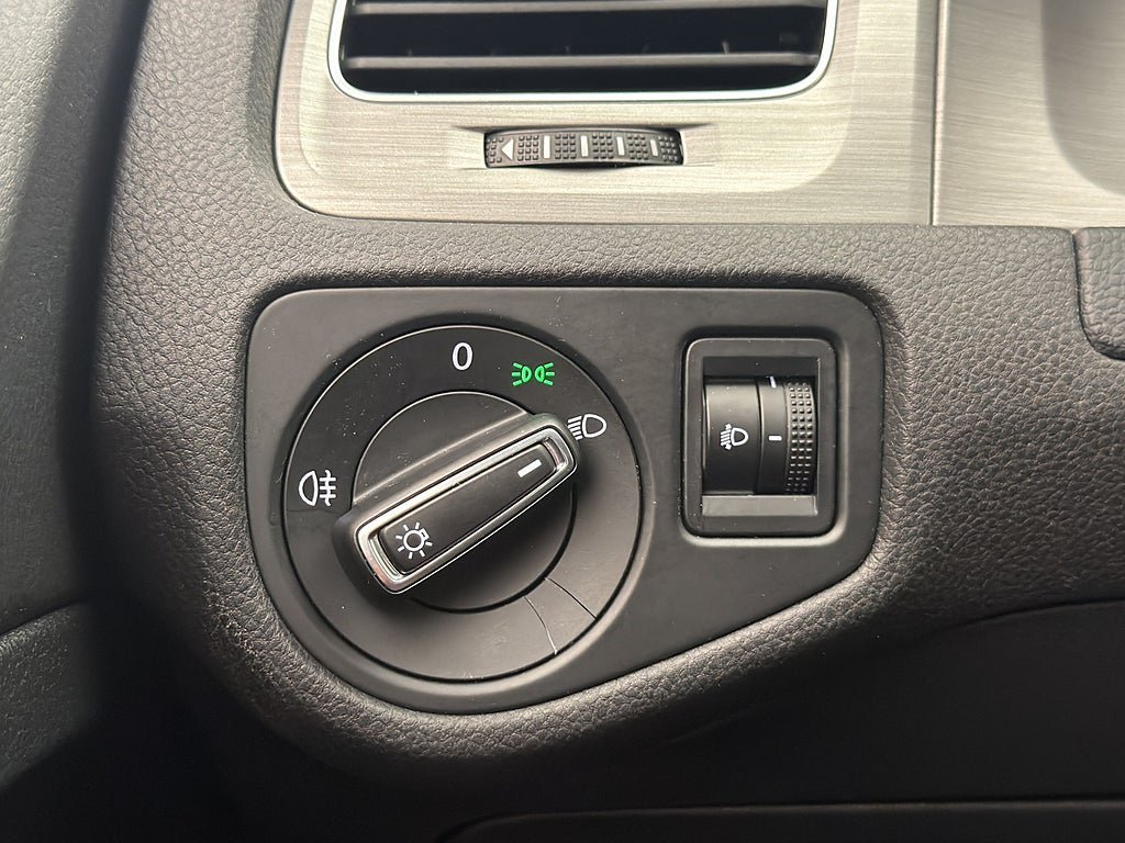 Vehicle Image 29