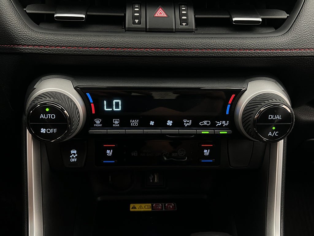 Vehicle Image 25