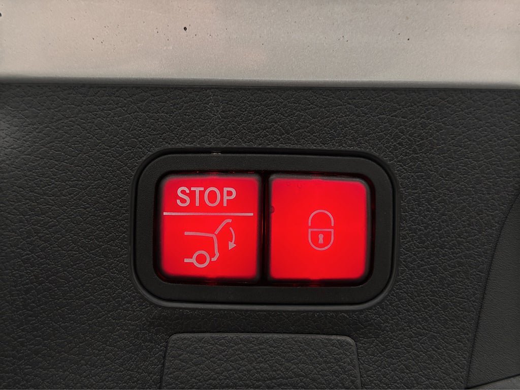 Vehicle Image 32
