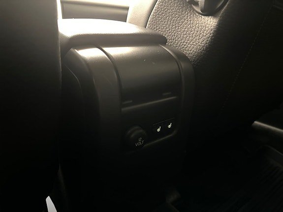 Vehicle Image 26