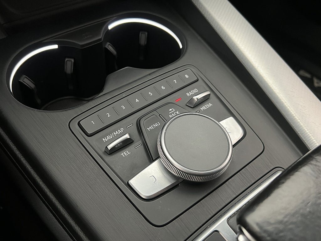 Vehicle Image 24