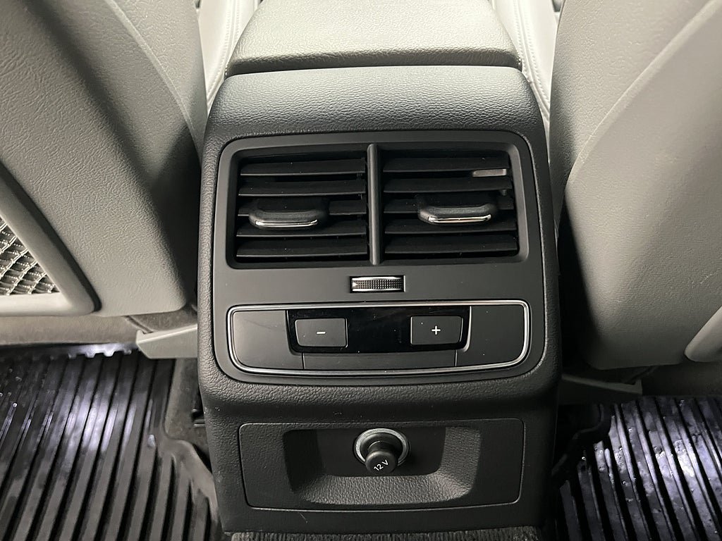 Vehicle Image 29