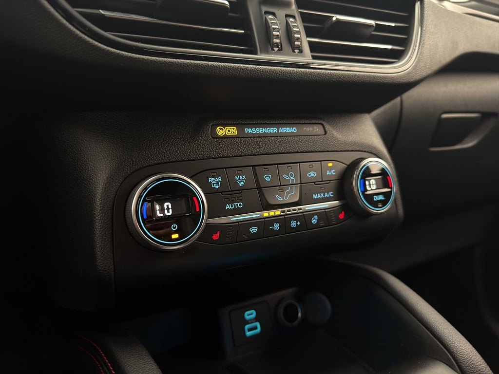 Vehicle Image 25