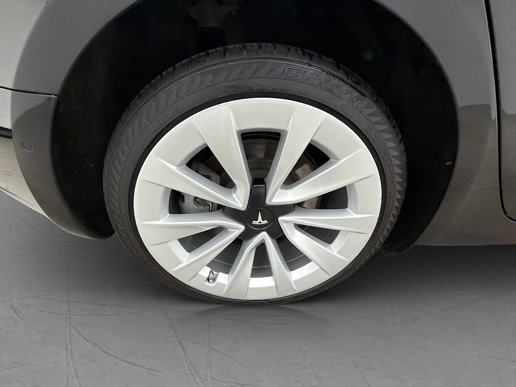 Vehicle Image 33