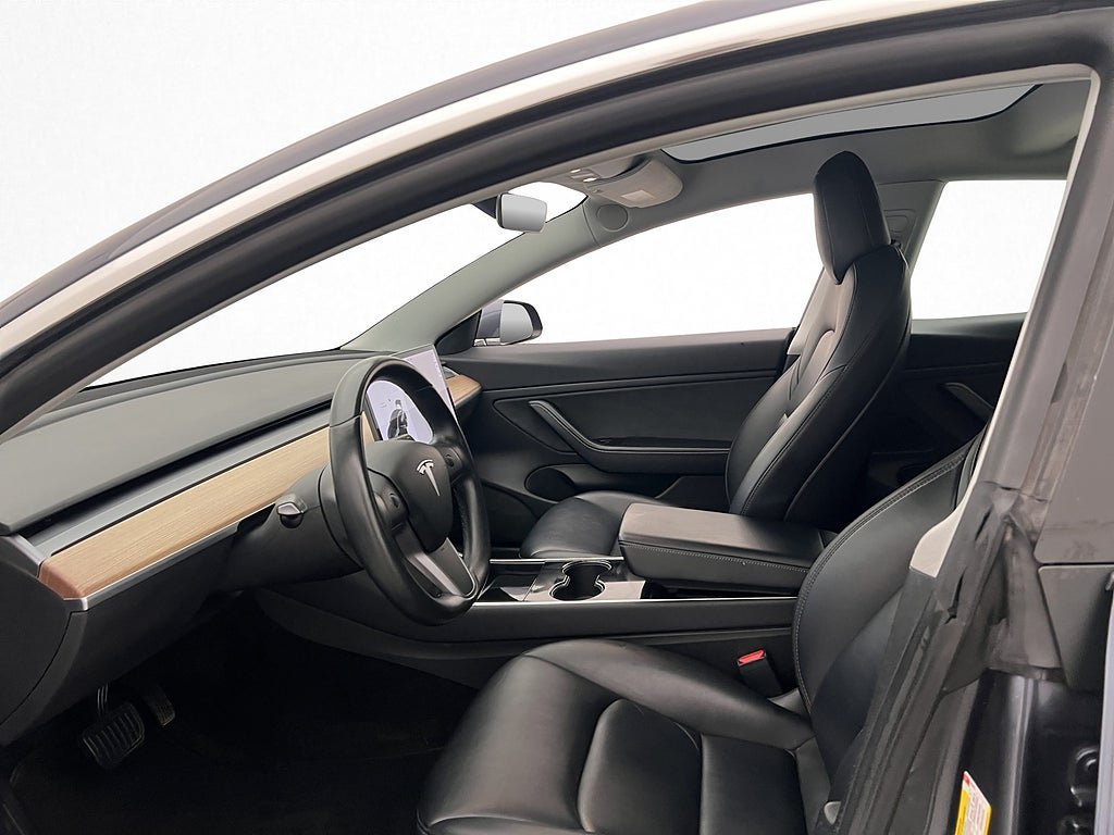 Vehicle Image 22