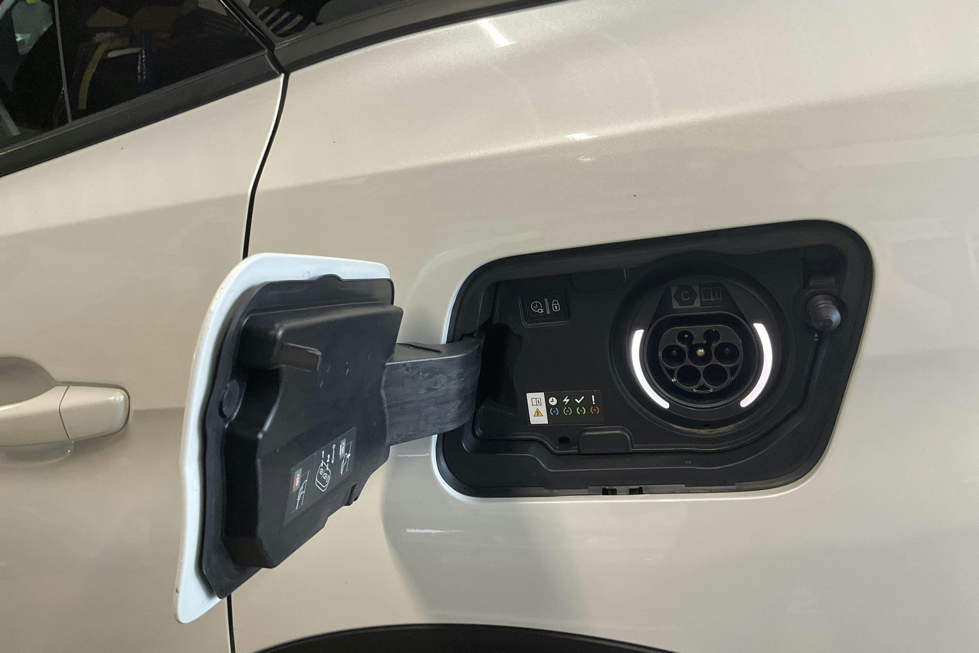 Vehicle Image 16