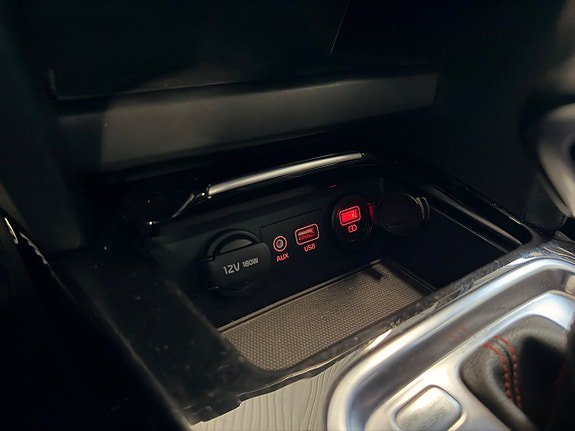 Vehicle Image 17