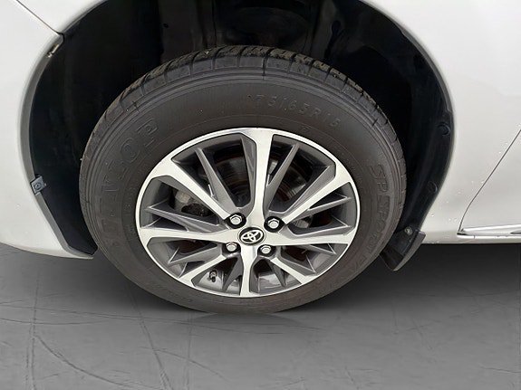 Vehicle Image 30
