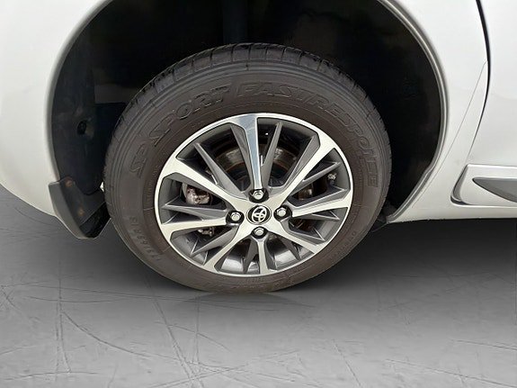 Vehicle Image 32