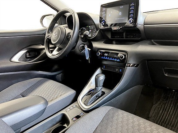 Vehicle Image 11