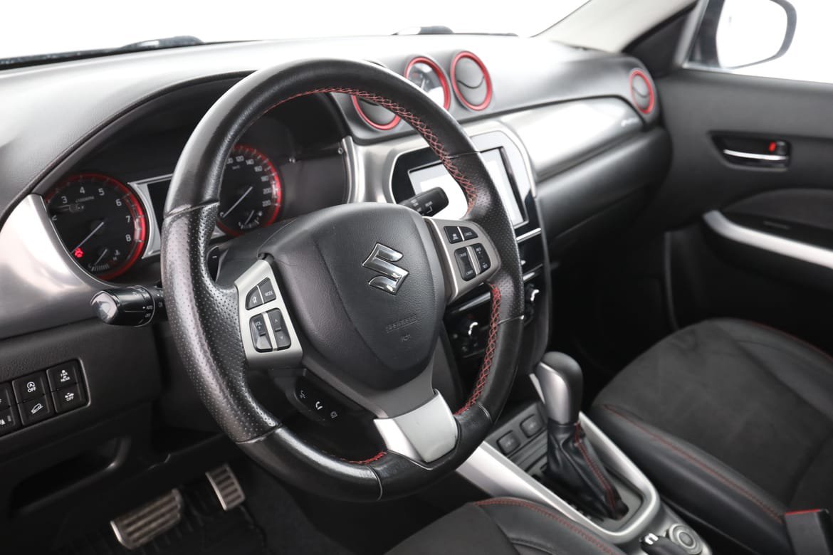 Vehicle Image 12