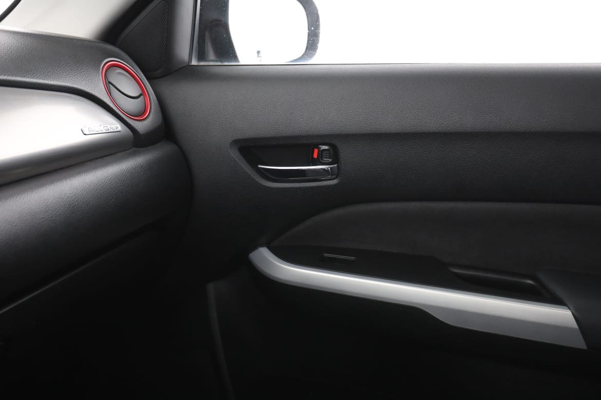 Vehicle Image 30