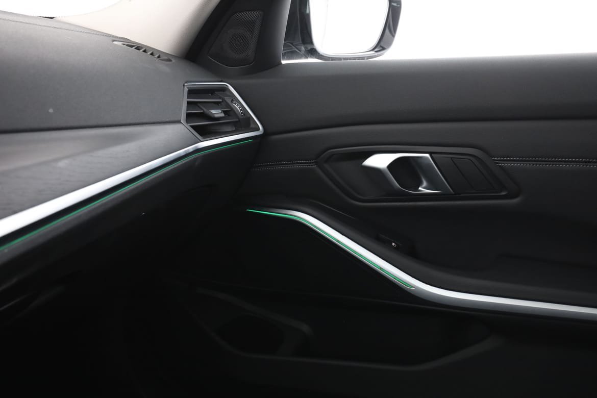 Vehicle Image 32