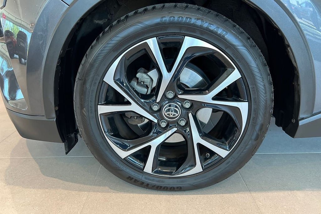Vehicle Image 17