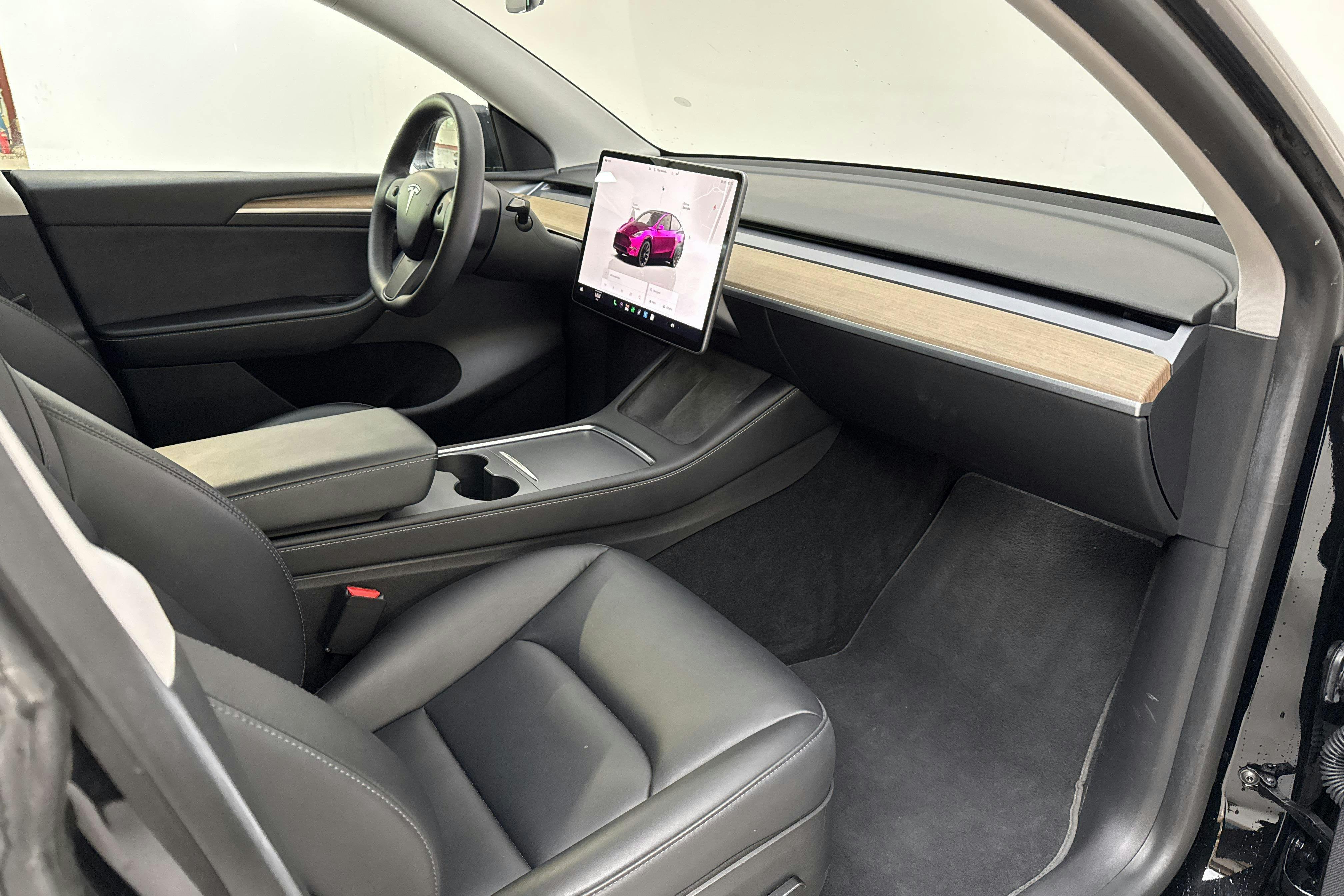 Vehicle Image 7