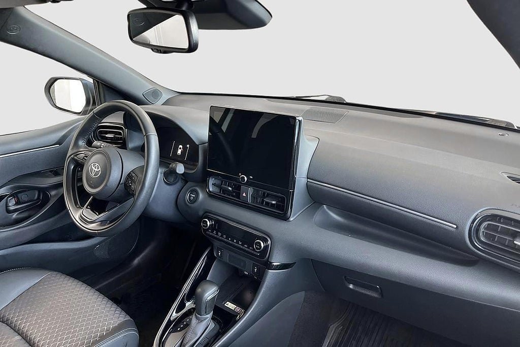 Vehicle Image 9