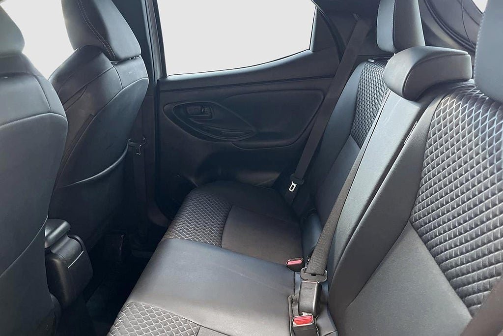 Vehicle Image 10