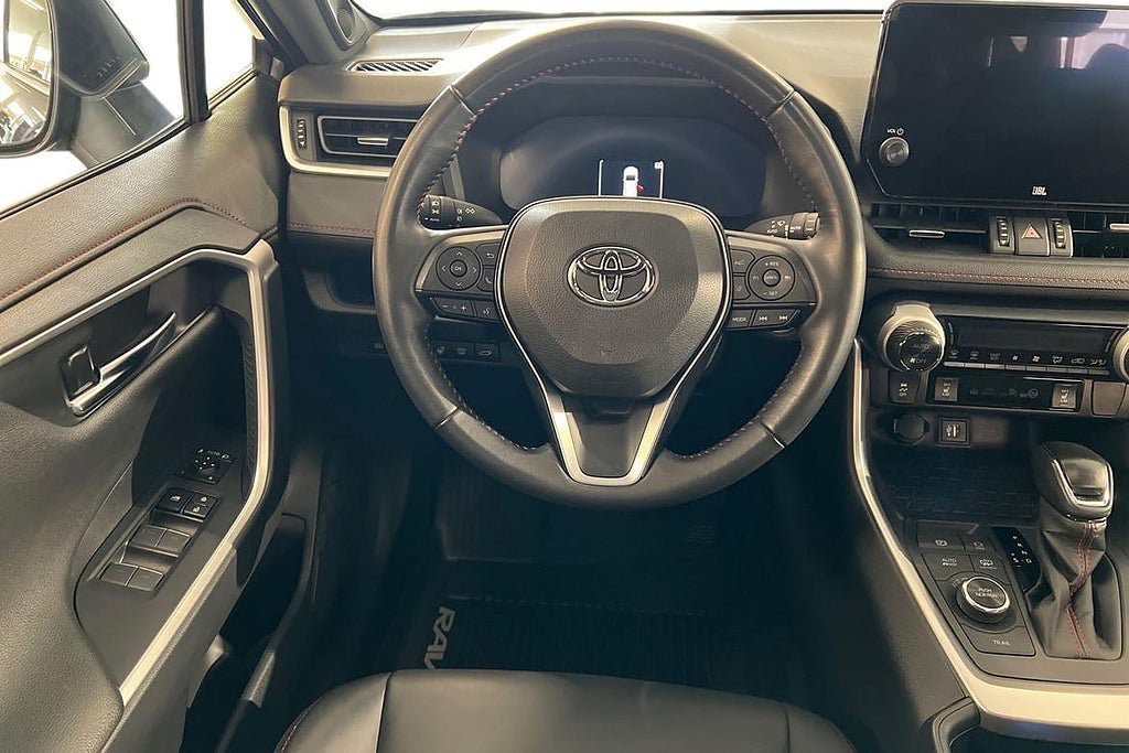 Vehicle Image 11