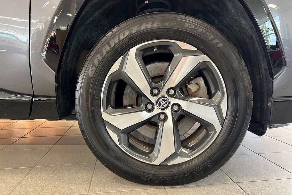 Vehicle Image 17