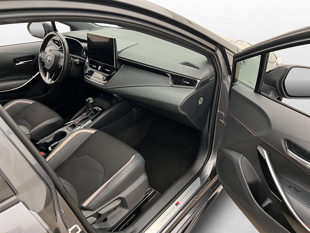 Vehicle Image 12