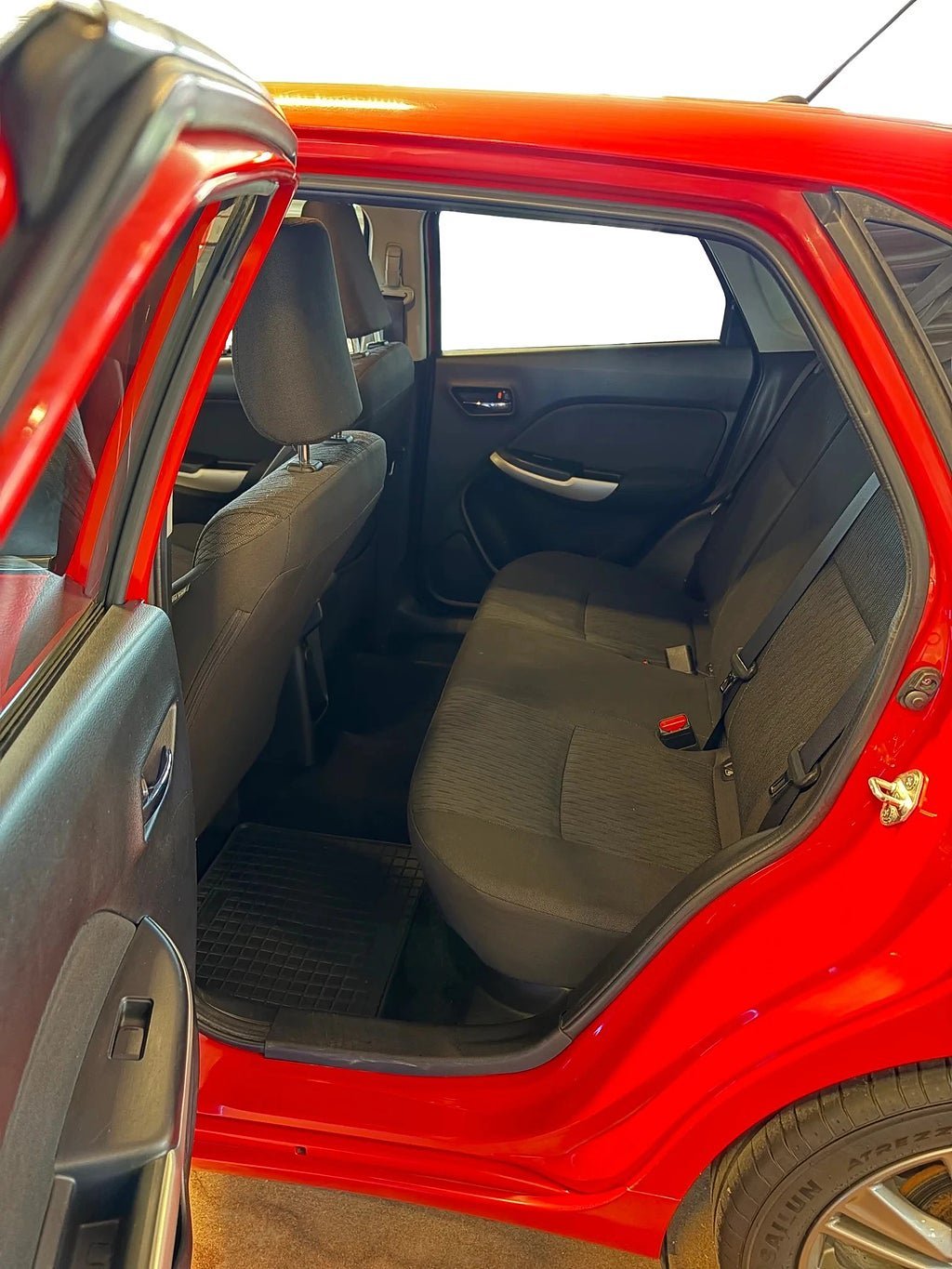 Vehicle Image 8