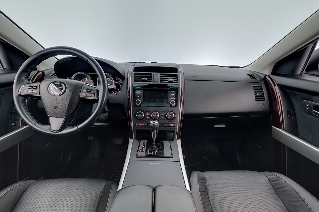 Vehicle Image 9