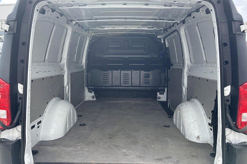 Vehicle Image 17