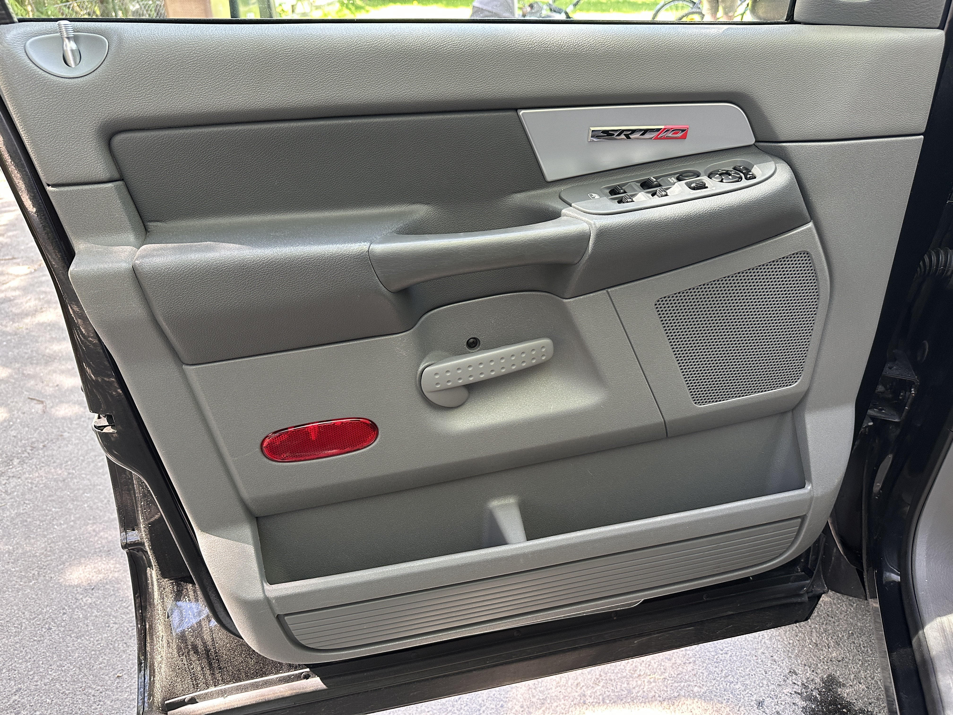 Vehicle Image 32