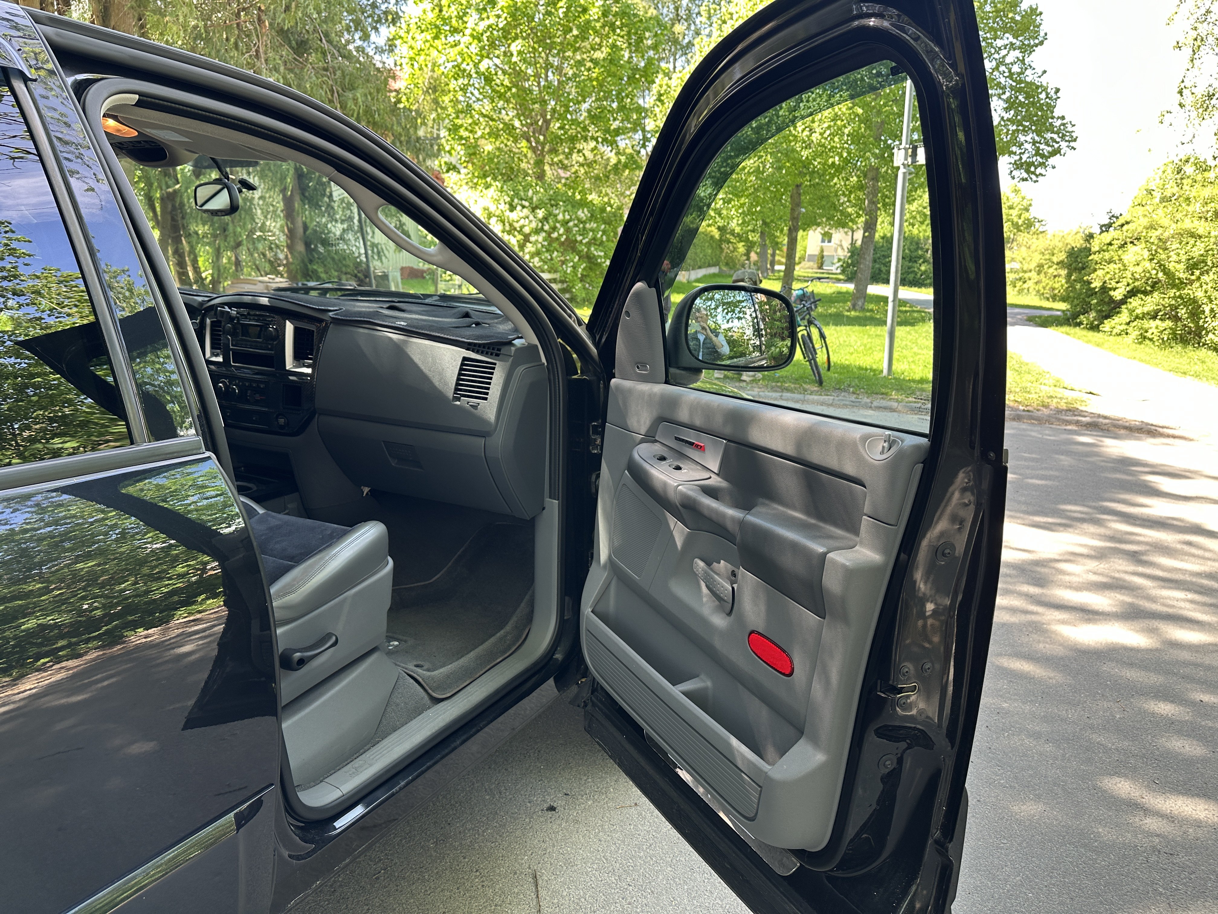 Vehicle Image 48