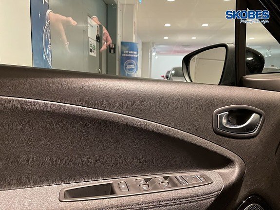 Vehicle Image 28