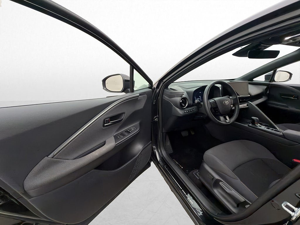 Vehicle Image 11