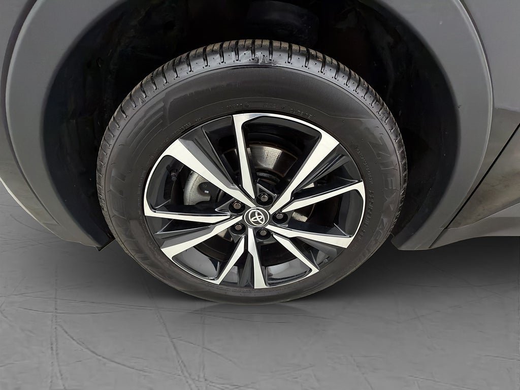 Vehicle Image 32