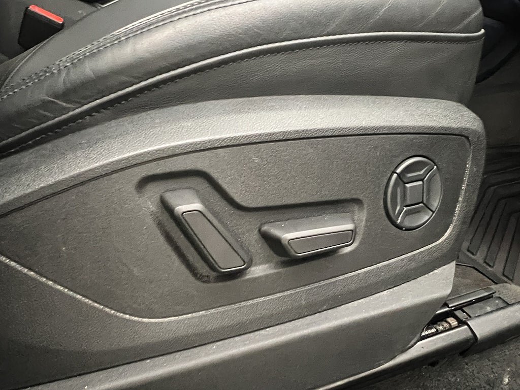 Vehicle Image 37
