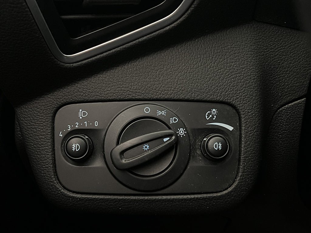 Vehicle Image 28
