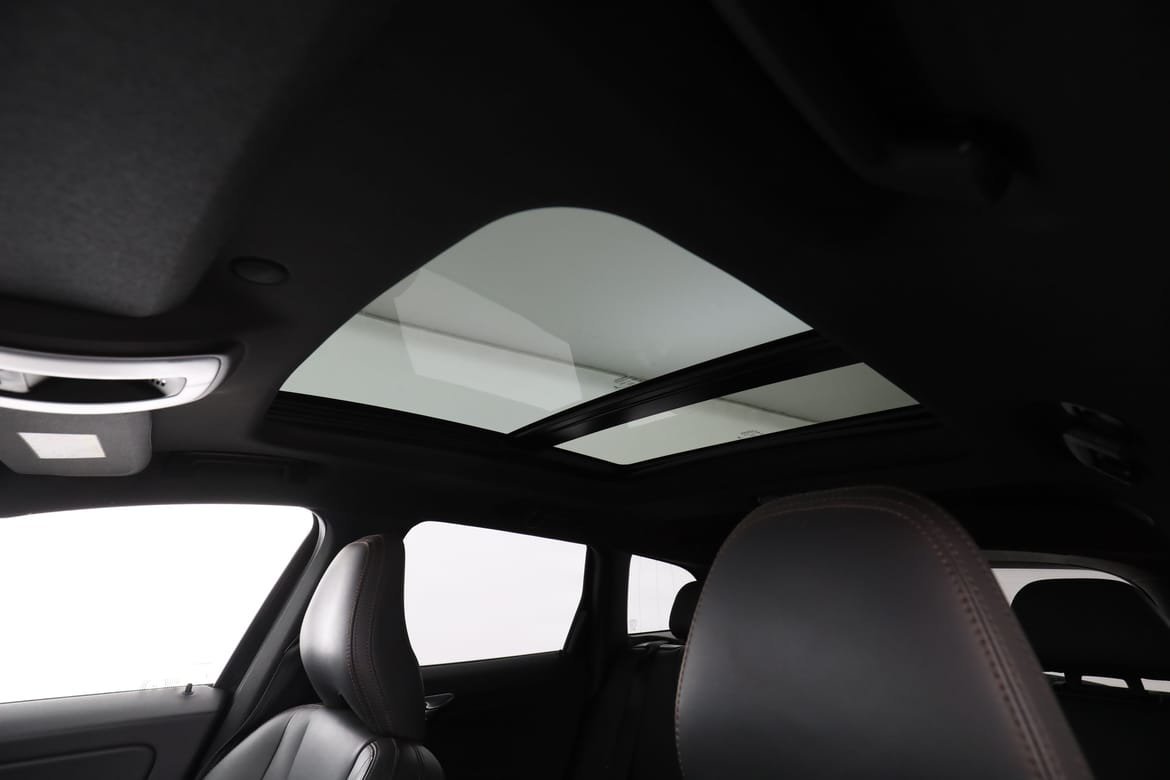 Vehicle Image 38