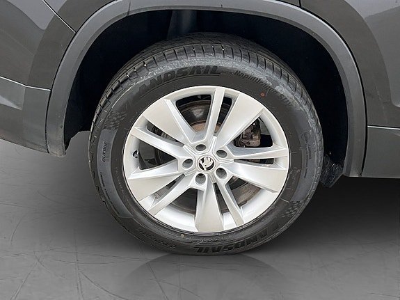 Vehicle Image 26