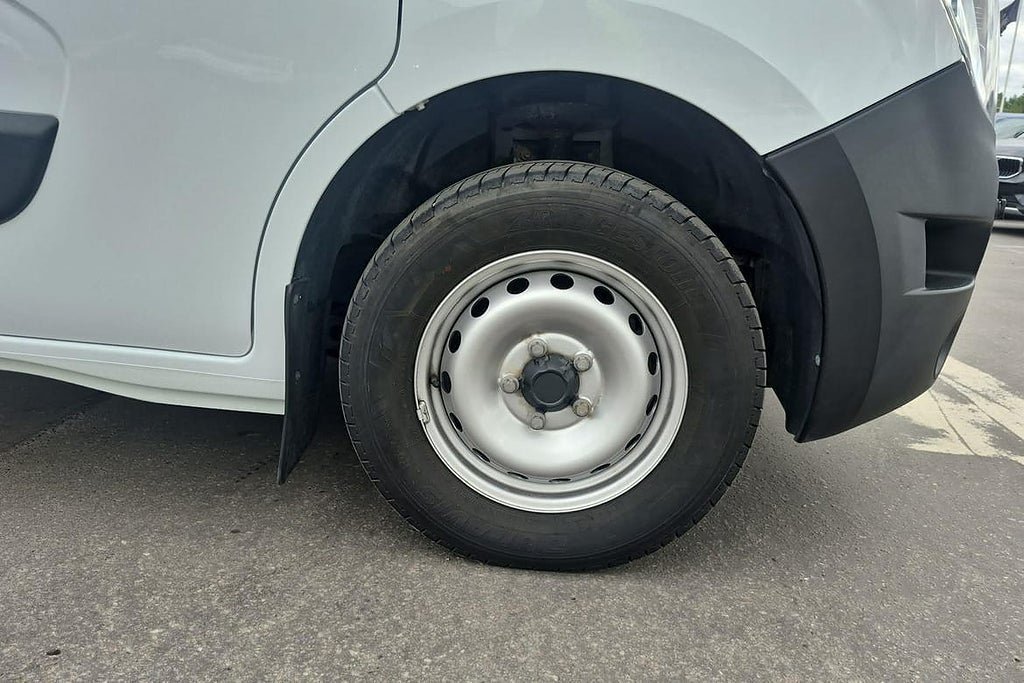 Vehicle Image 40