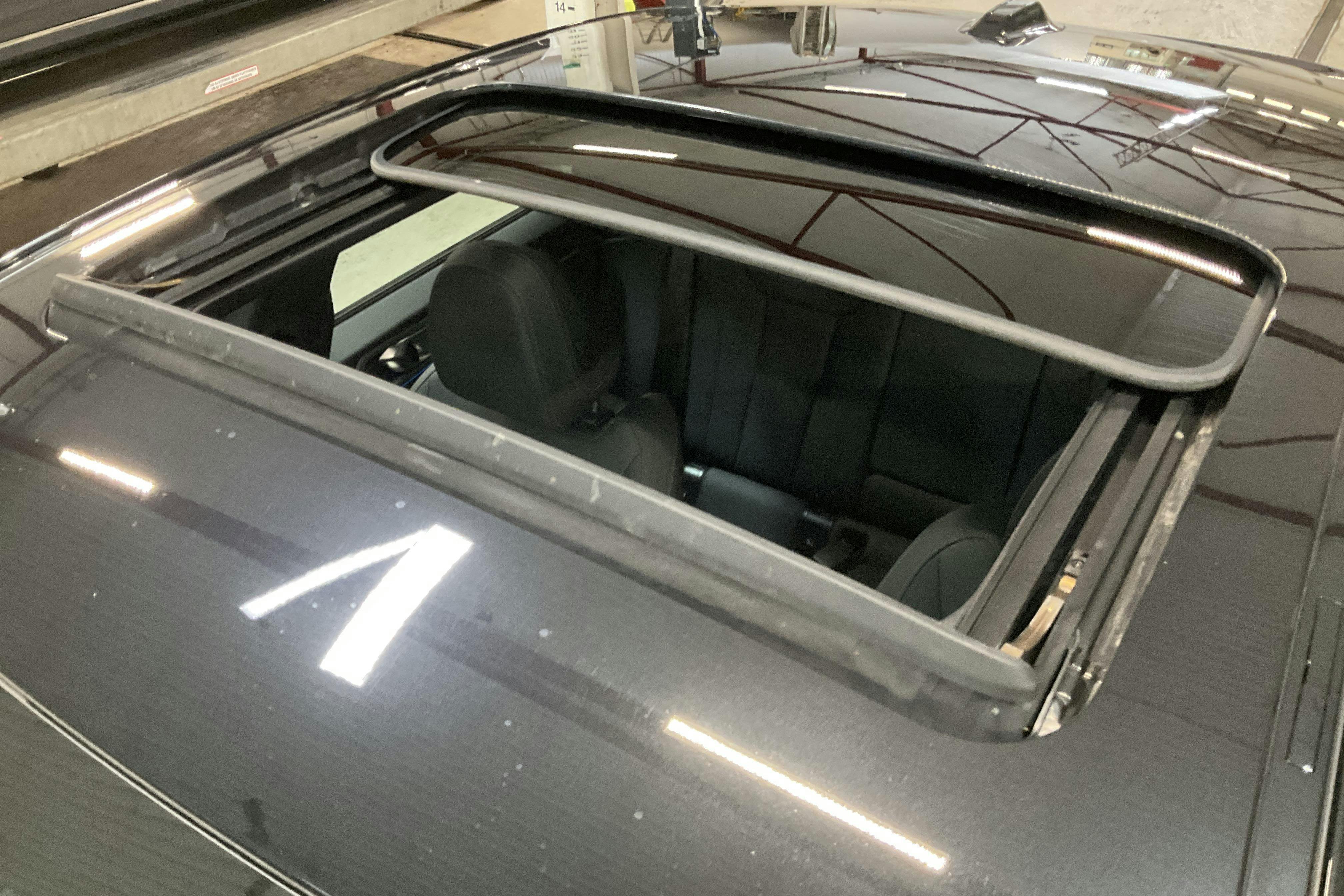Vehicle Image 14