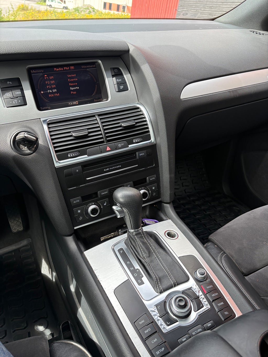 Vehicle Image 14