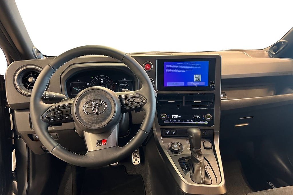 Vehicle Image 10