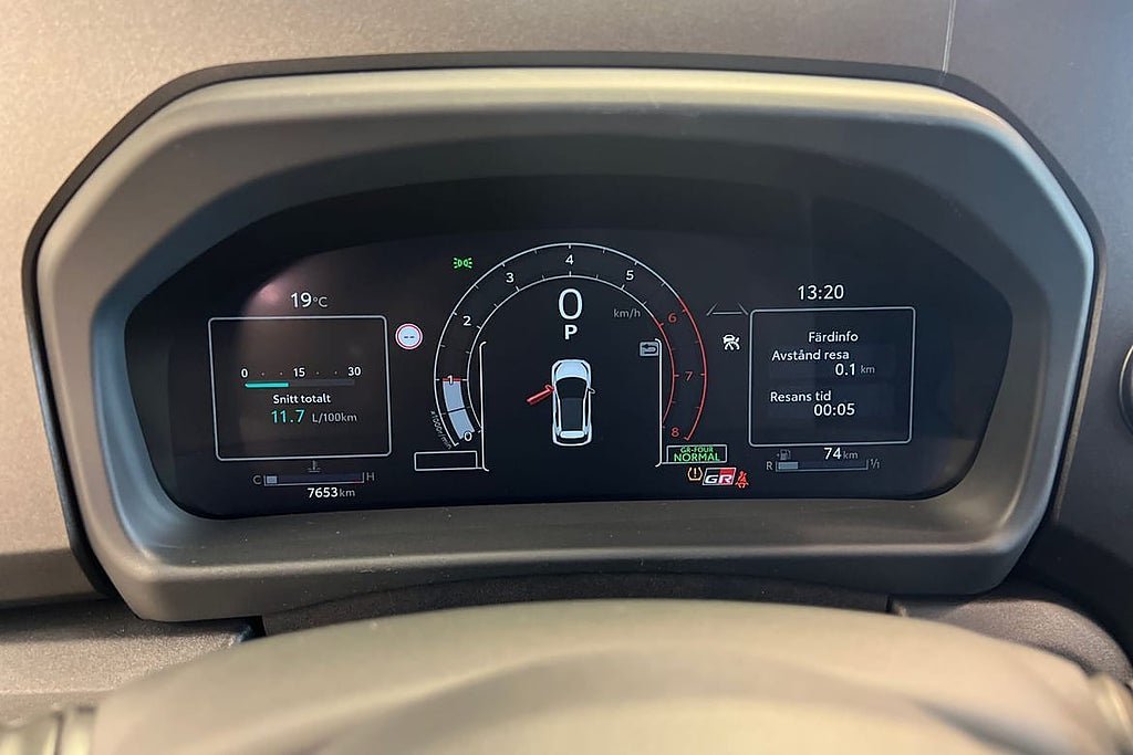 Vehicle Image 16
