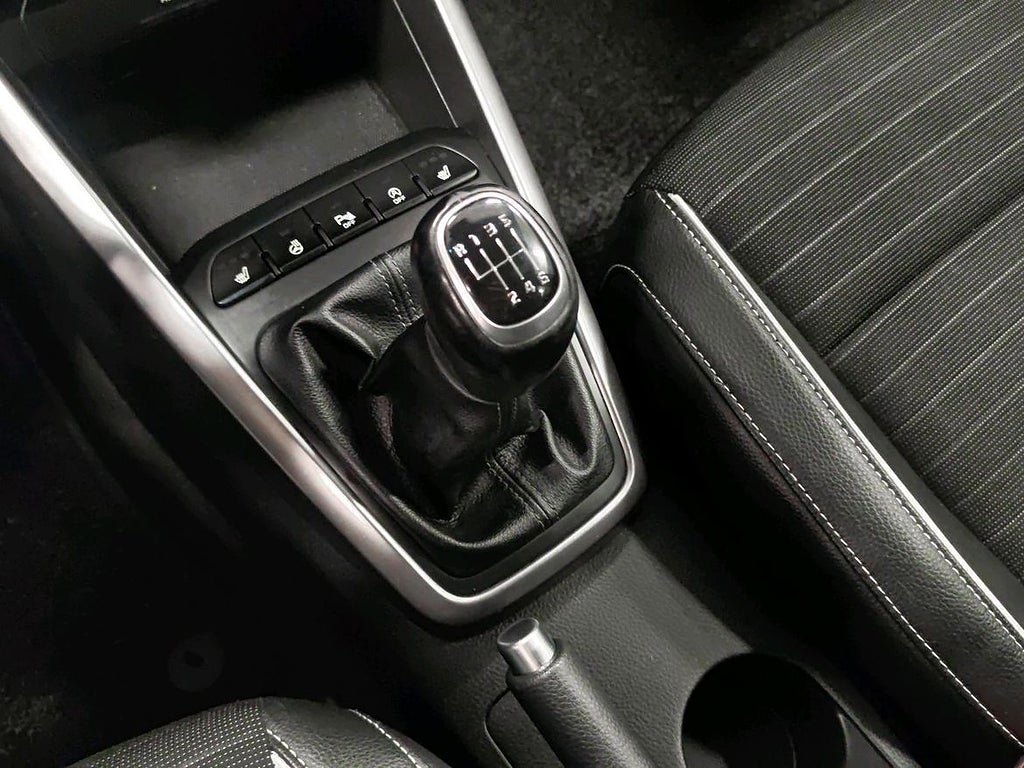Vehicle Image 17