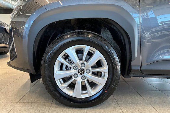 Vehicle Image 16