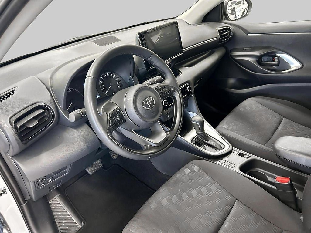 Vehicle Image 13