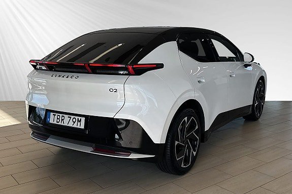 Vehicle Image 4