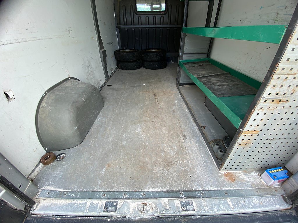Vehicle Image 32