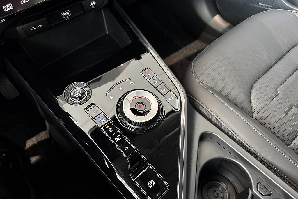 Vehicle Image 14