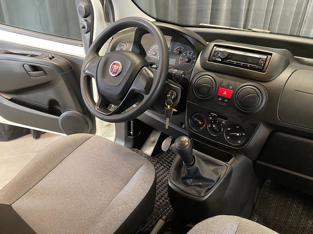 Vehicle Image 27