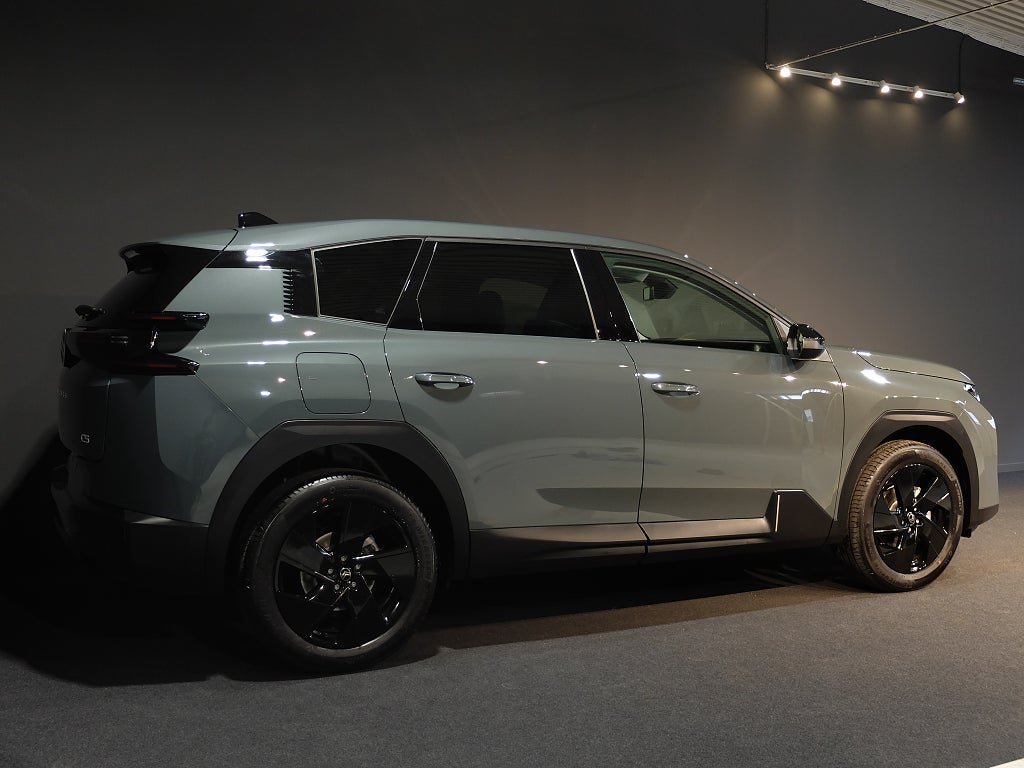 Vehicle Image 7