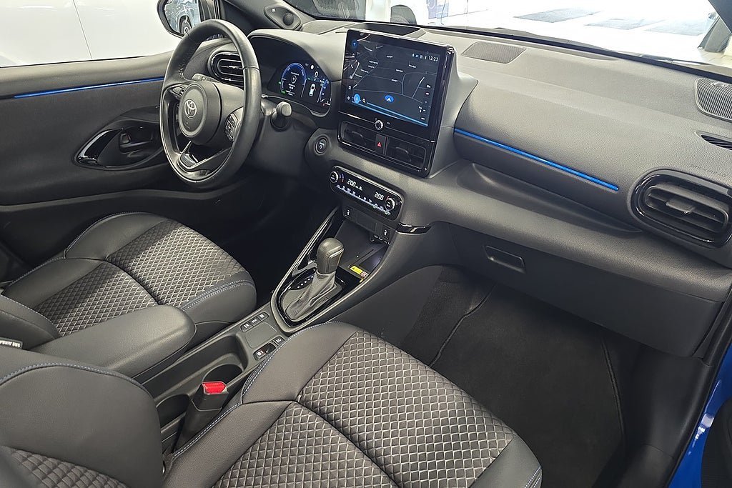 Vehicle Image 7
